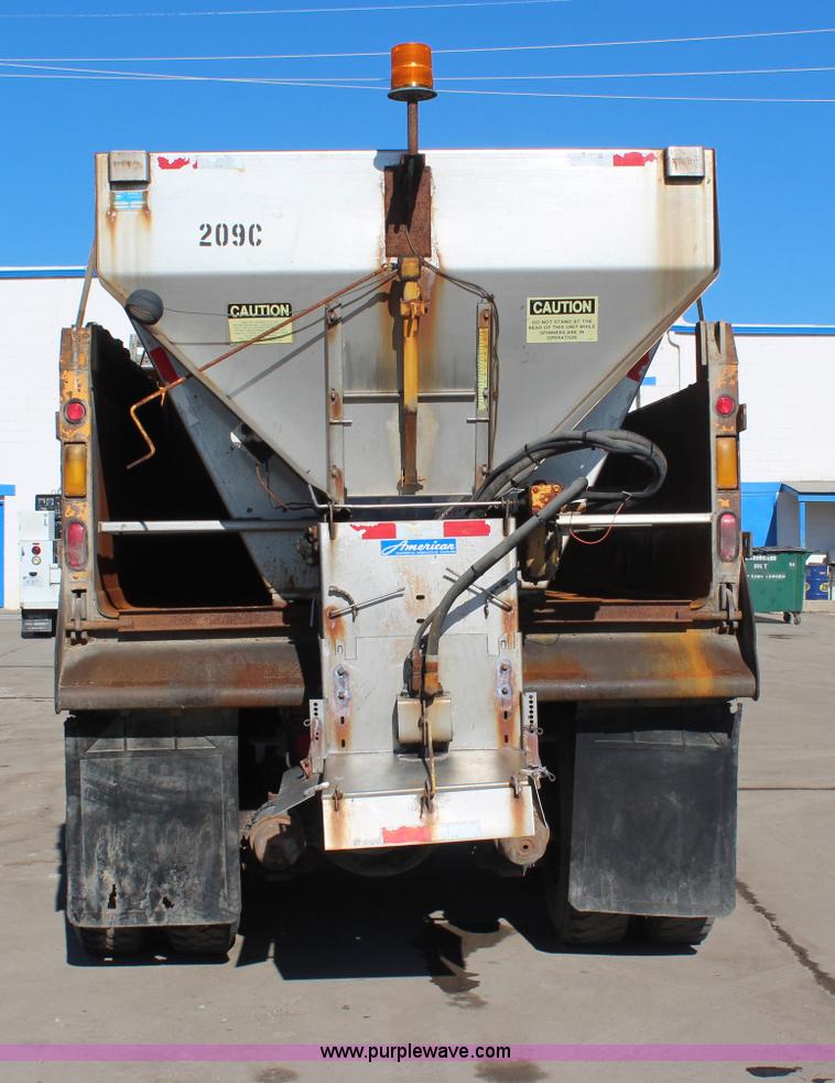 image for item H7764 2003 International 7400 dump truck