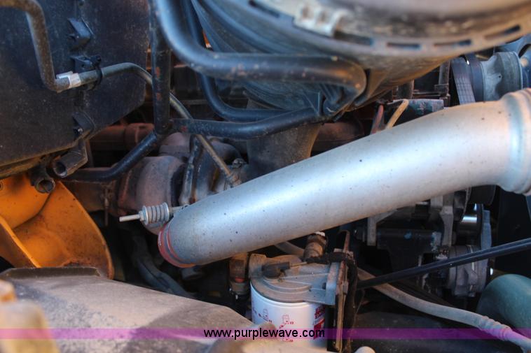 image for item H7764 2003 International 7400 dump truck