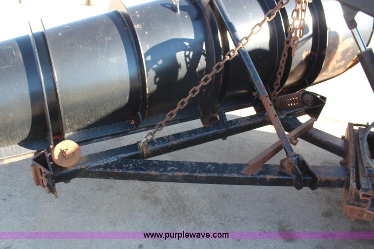 image for item H7764 2003 International 7400 dump truck