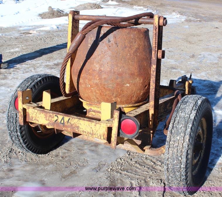 image for item H7768 Wrecking ball