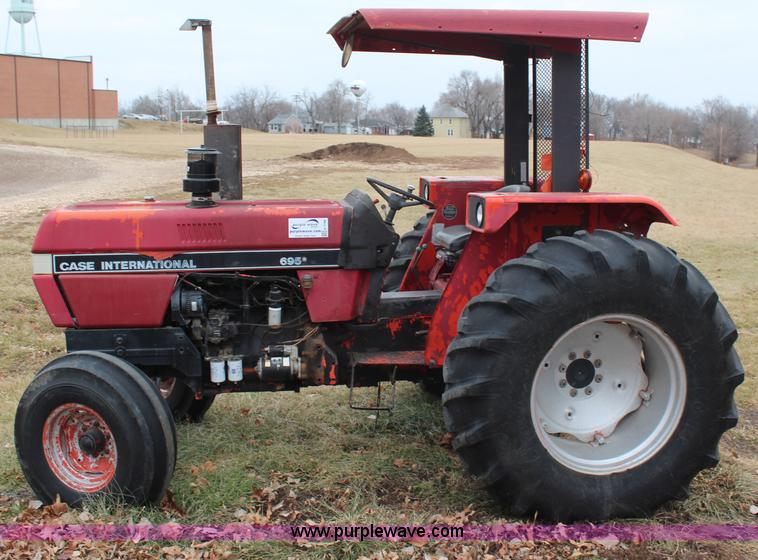 image for item H7786 1991 Case IH 695 tractor