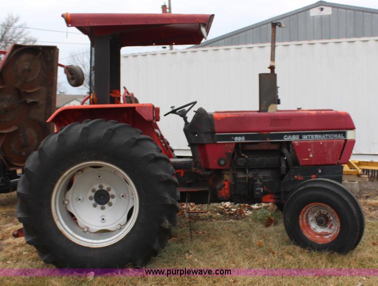 image for item H7786 1991 Case IH 695 tractor