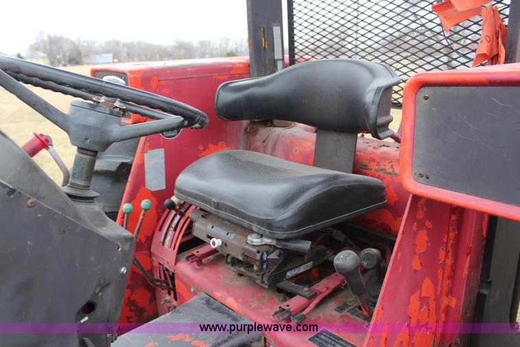 image for item H7786 1991 Case IH 695 tractor