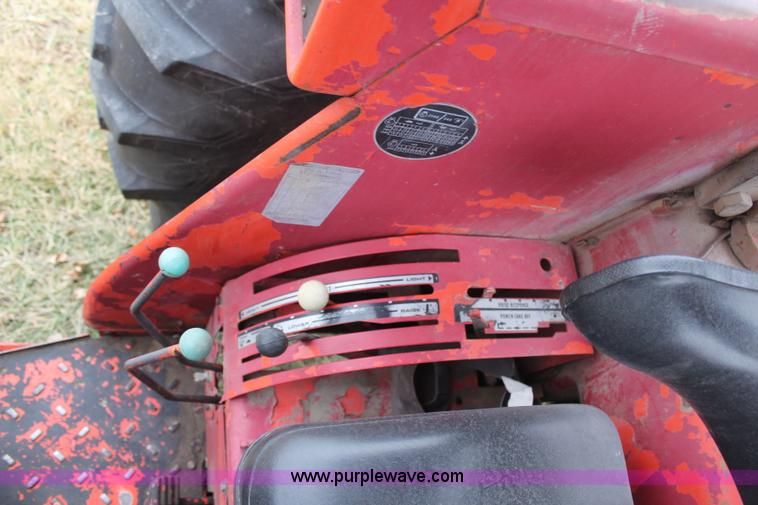 image for item H7786 1991 Case IH 695 tractor