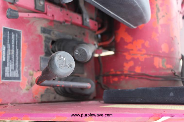 image for item H7786 1991 Case IH 695 tractor