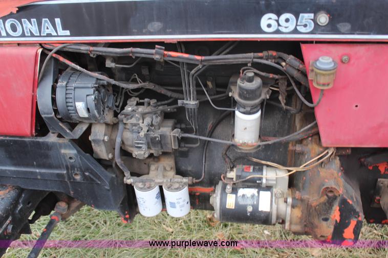 image for item H7786 1991 Case IH 695 tractor