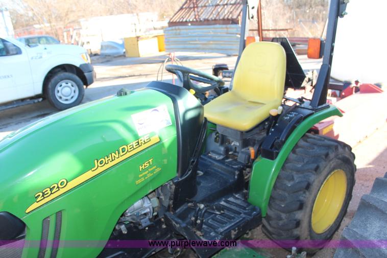 image for item H7812 2007 John Deere 2320 MFWD utility tractor