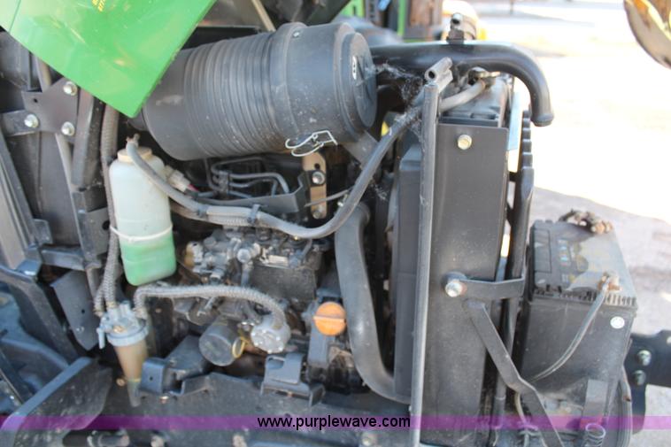 image for item H7812 2007 John Deere 2320 MFWD utility tractor