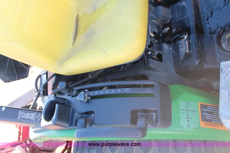 image for item H7812 2007 John Deere 2320 MFWD utility tractor