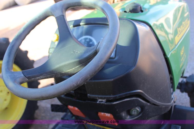 image for item H7812 2007 John Deere 2320 MFWD utility tractor