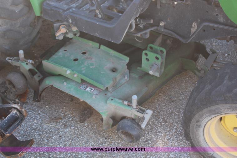 image for item H7812 2007 John Deere 2320 MFWD utility tractor