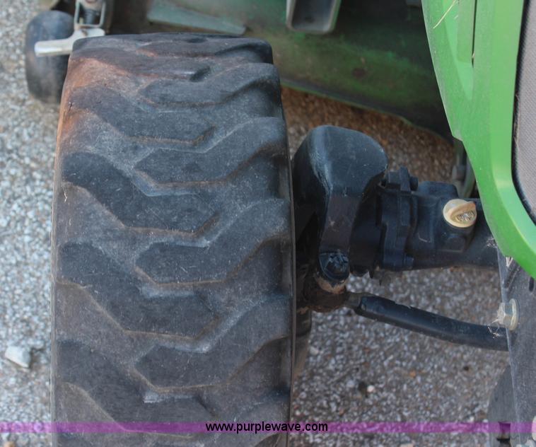 image for item H7812 2007 John Deere 2320 MFWD utility tractor