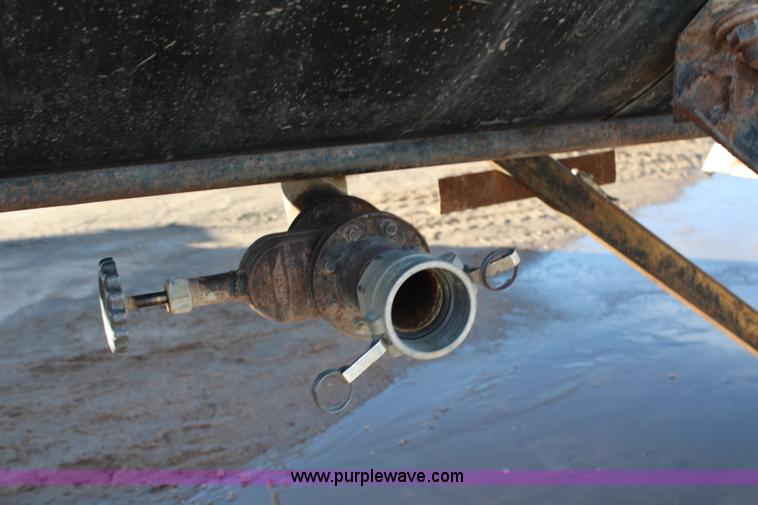 image for item H7814 1965 Etnyre 38' tanker trailer