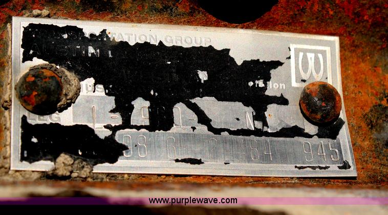 image for item H7814 1965 Etnyre 38' tanker trailer