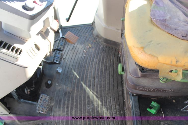 image for item H7815 2000 John Deere 6410 MFWD tractor