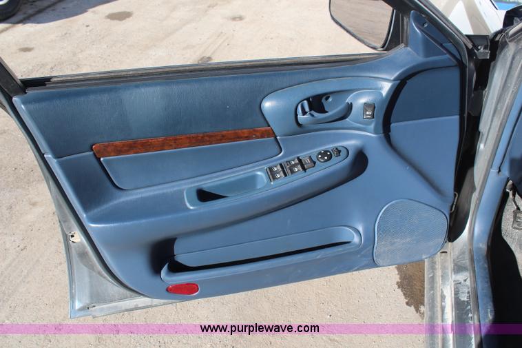 image for item H7818 2004 Chevrolet Impala