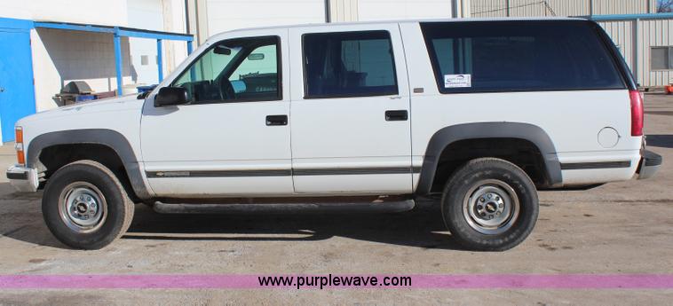 image for item H7820 1994 Chevrolet Suburban K2500 SUV