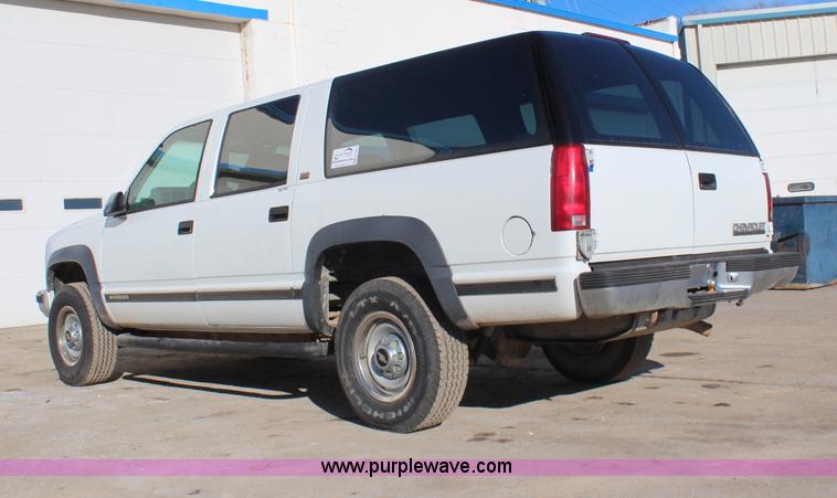image for item H7820 1994 Chevrolet Suburban K2500 SUV