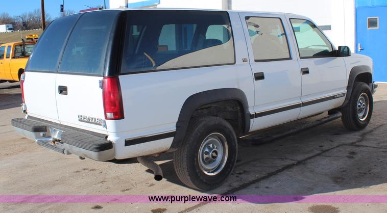 image for item H7820 1994 Chevrolet Suburban K2500 SUV