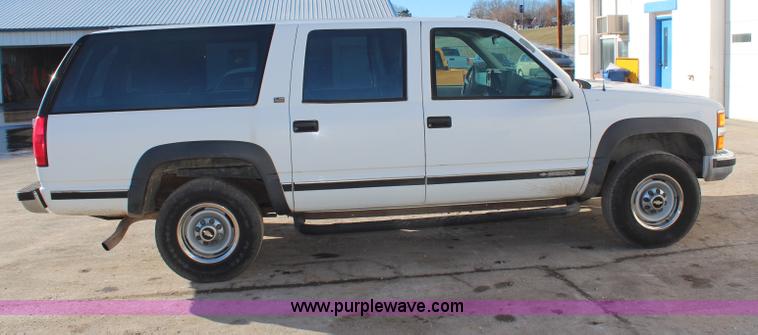 image for item H7820 1994 Chevrolet Suburban K2500 SUV