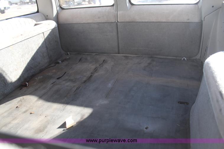 image for item H7820 1994 Chevrolet Suburban K2500 SUV