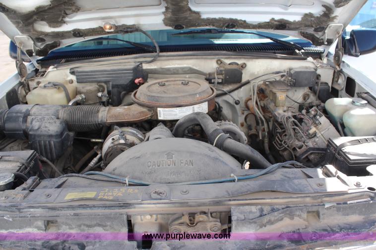 image for item H7820 1994 Chevrolet Suburban K2500 SUV