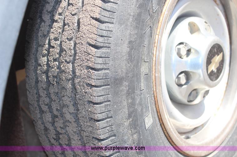 image for item H7820 1994 Chevrolet Suburban K2500 SUV