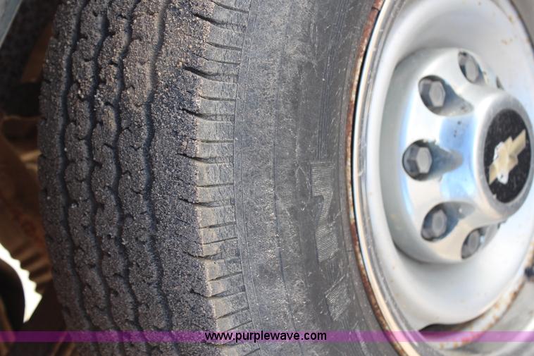 image for item H7820 1994 Chevrolet Suburban K2500 SUV