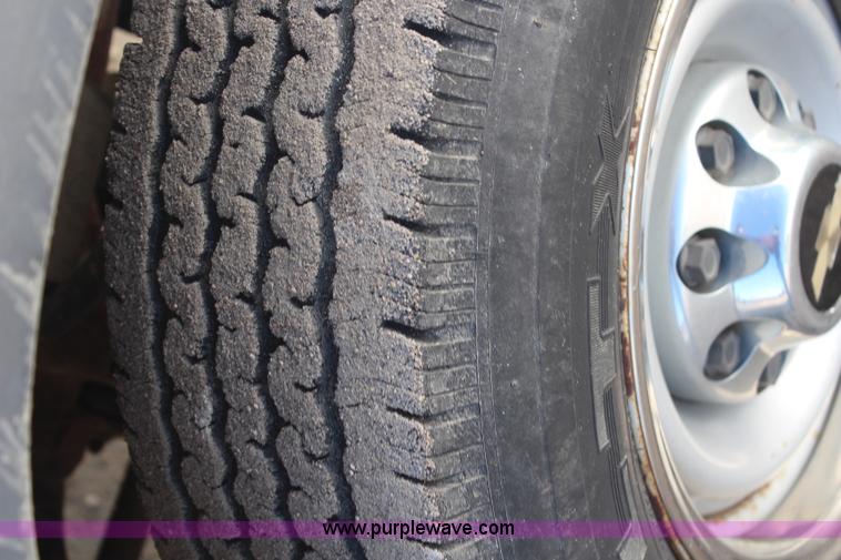 image for item H7820 1994 Chevrolet Suburban K2500 SUV