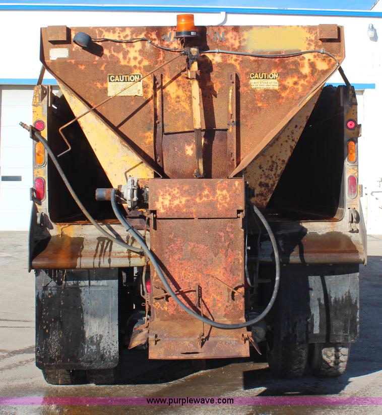 image for item H7822 2003 International 7400 dump truck