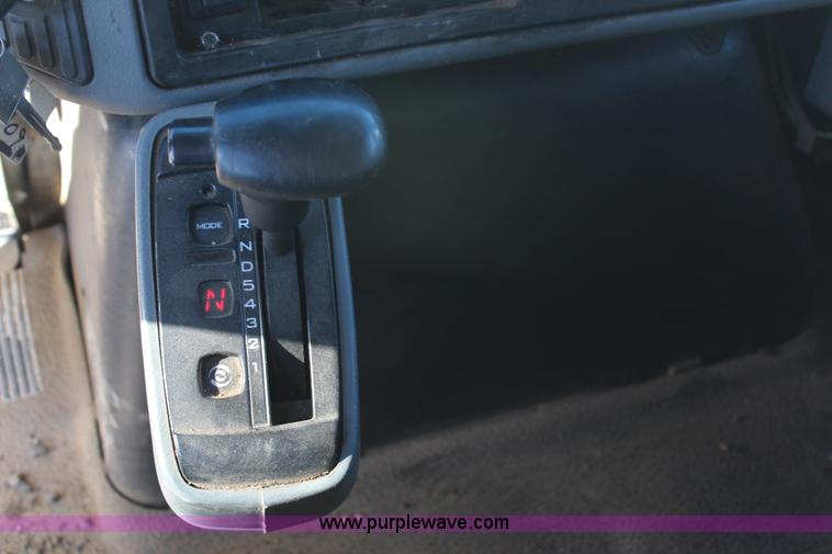 image for item H7822 2003 International 7400 dump truck