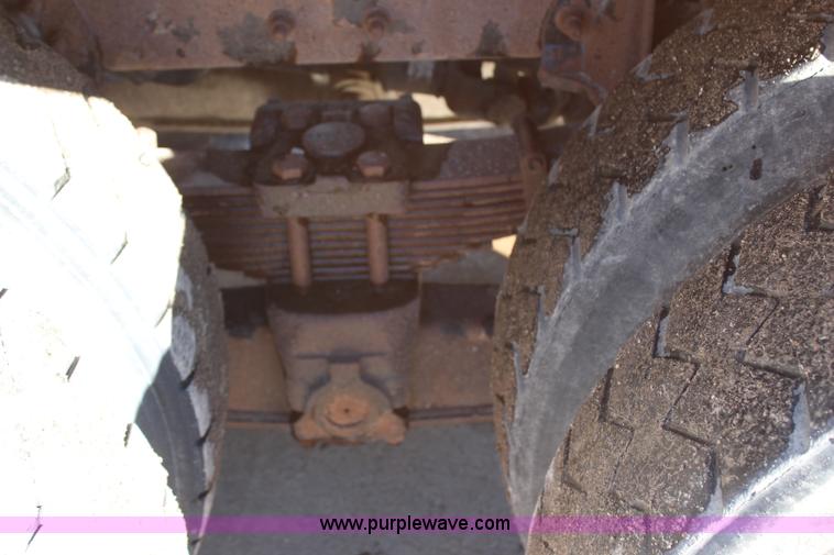 image for item H7822 2003 International 7400 dump truck