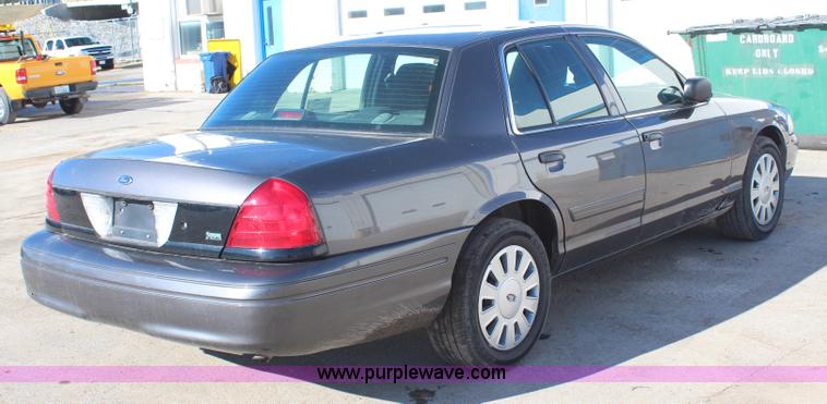 image for item H7832 2011 Ford Crown Victoria Police Interceptor