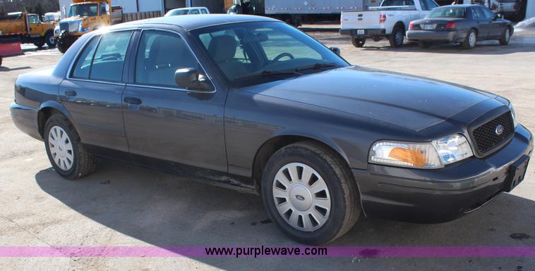 image for item H7832 2011 Ford Crown Victoria Police Interceptor
