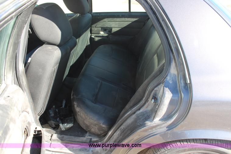image for item H7832 2011 Ford Crown Victoria Police Interceptor