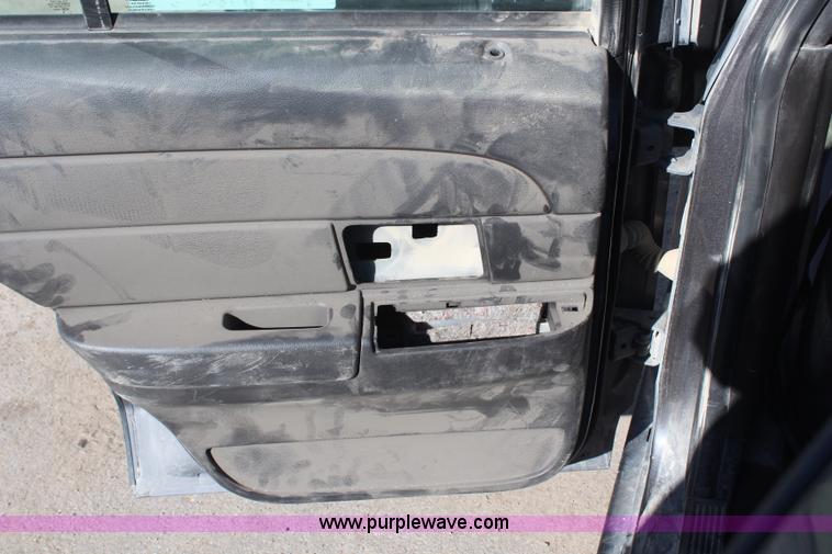 image for item H7832 2011 Ford Crown Victoria Police Interceptor