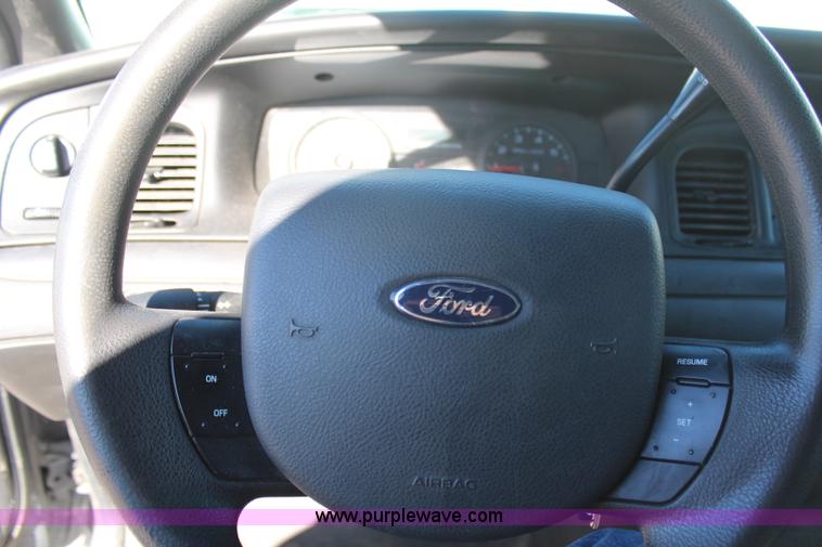 image for item H7832 2011 Ford Crown Victoria Police Interceptor