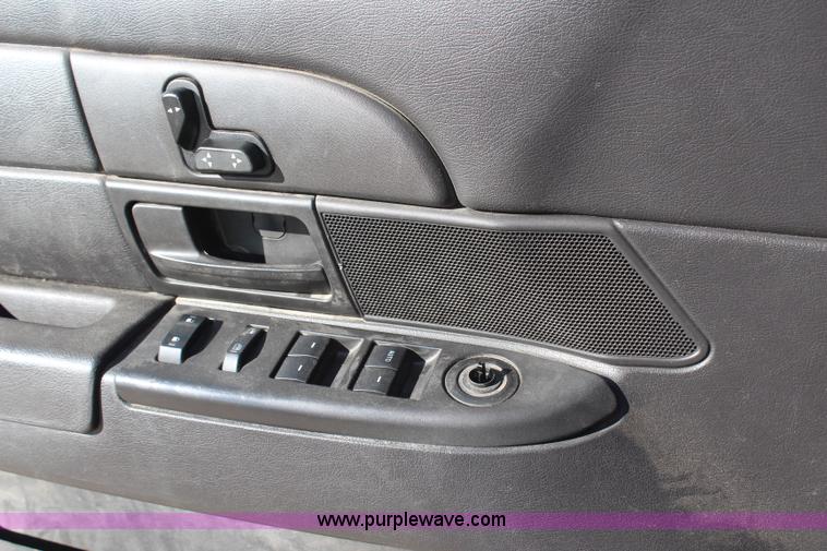 image for item H7832 2011 Ford Crown Victoria Police Interceptor