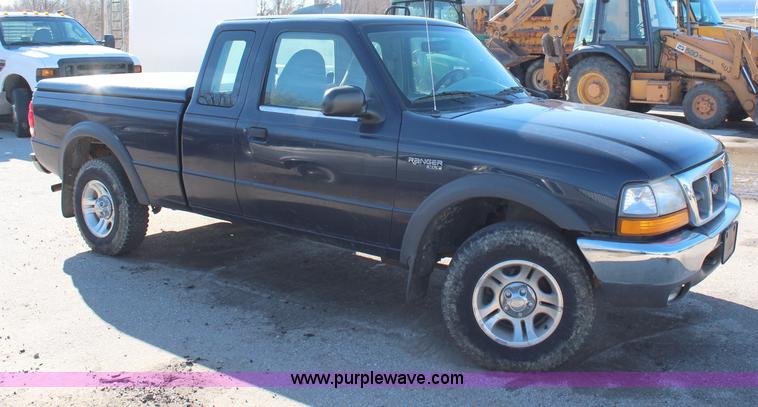 image for item H7833 2000 Ford Ranger SuperCab pickup truck