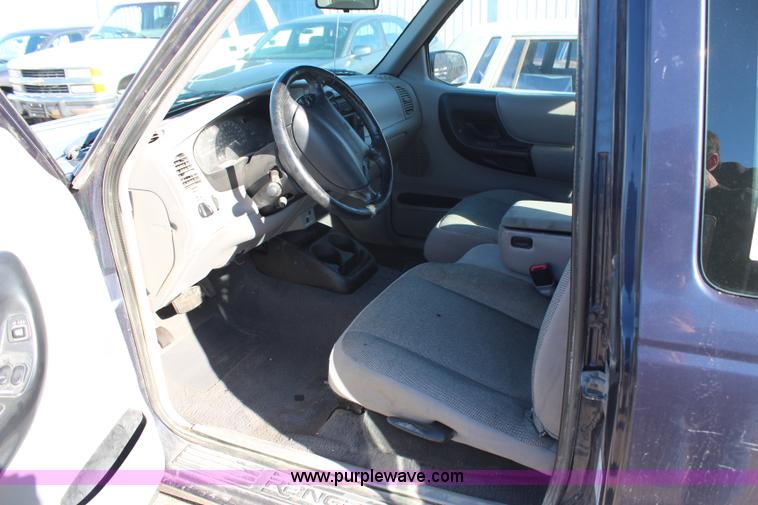 image for item H7833 2000 Ford Ranger SuperCab pickup truck