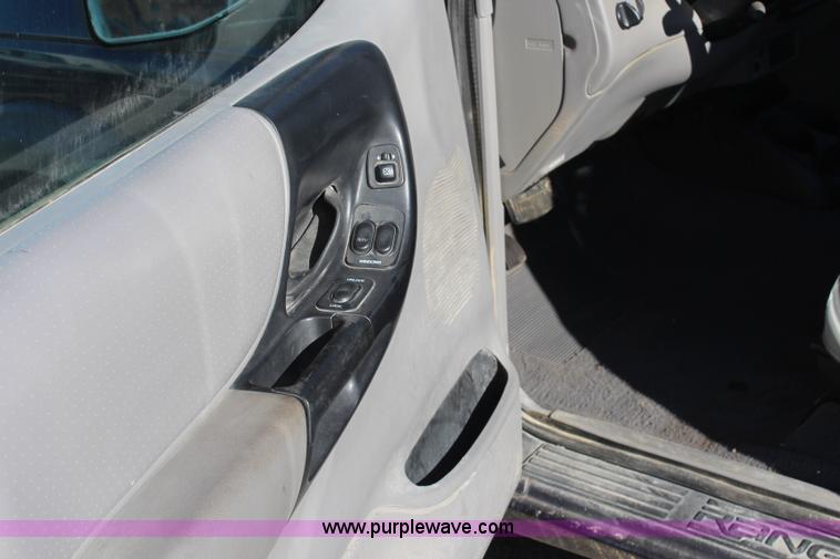 image for item H7833 2000 Ford Ranger SuperCab pickup truck