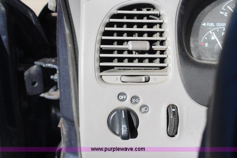 image for item H7833 2000 Ford Ranger SuperCab pickup truck