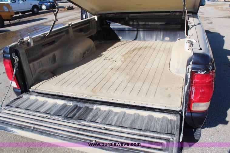 image for item H7833 2000 Ford Ranger SuperCab pickup truck