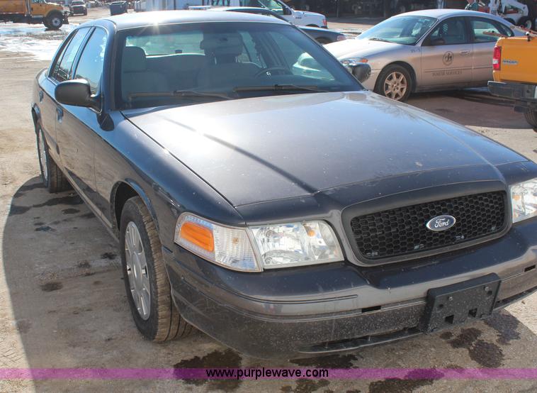 image for item H7834 2010 Ford Crown Victoria Police Interceptor