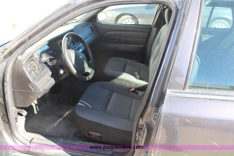 image for item H7834 2010 Ford Crown Victoria Police Interceptor