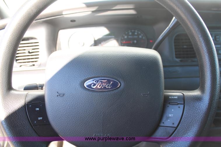 image for item H7834 2010 Ford Crown Victoria Police Interceptor