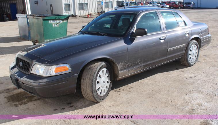 image for item H7835 2010 Ford Crown Victoria Police Interceptor