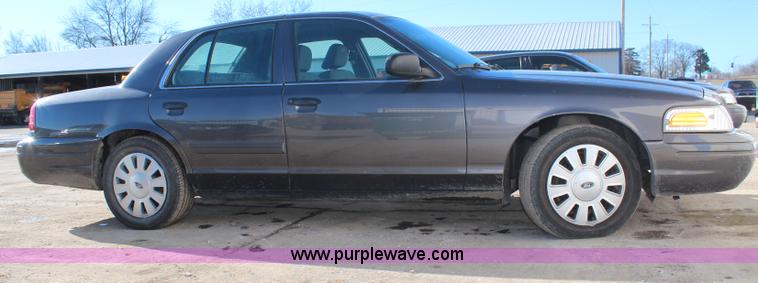 image for item H7835 2010 Ford Crown Victoria Police Interceptor