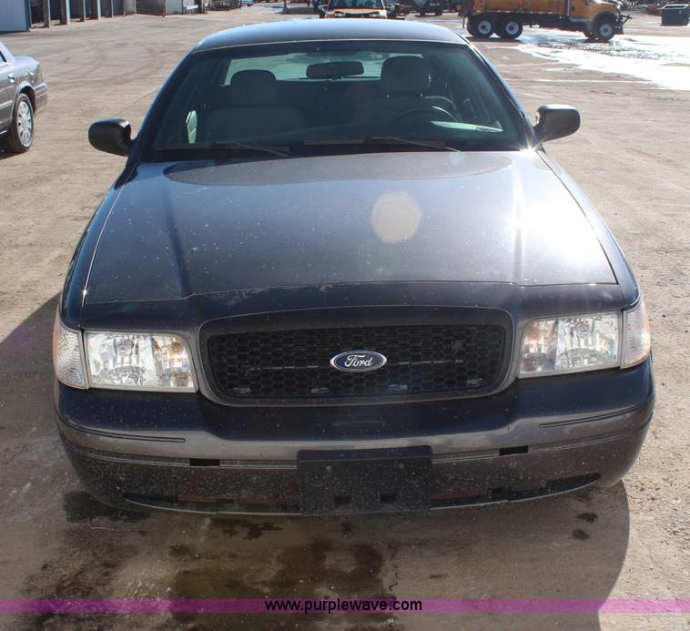 image for item H7835 2010 Ford Crown Victoria Police Interceptor