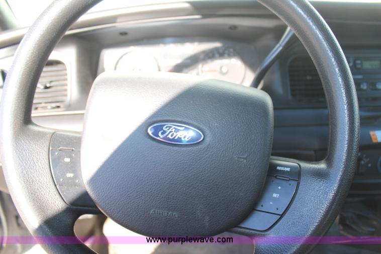 image for item H7835 2010 Ford Crown Victoria Police Interceptor